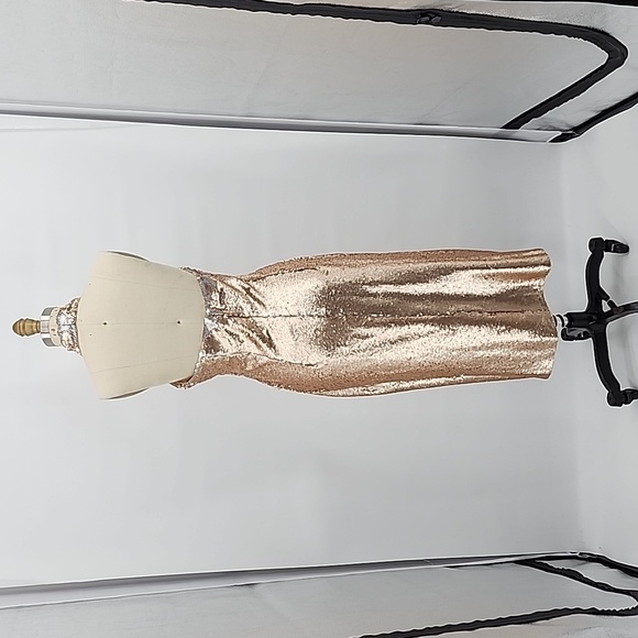 Alexia Admor Gold Sequin V-Neck Halter Party Dress Size 16 - Picture 4 of 9